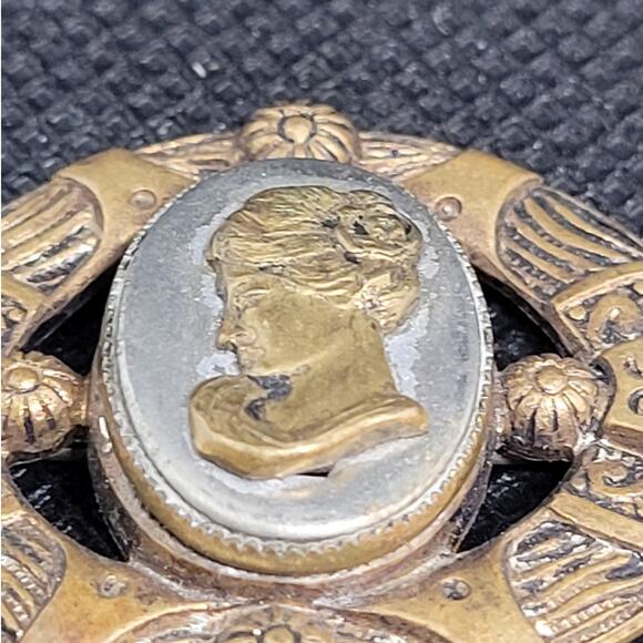 Retro Gold Tone Cameo Filigree Brooch Vintage Art Nouveau Chic Statement - Picture 4 of 7